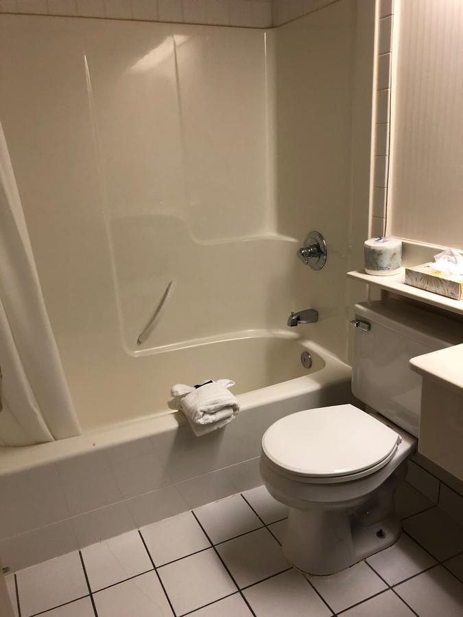 St. Albert Inn & Suites Saint Albert Экстерьер фото
